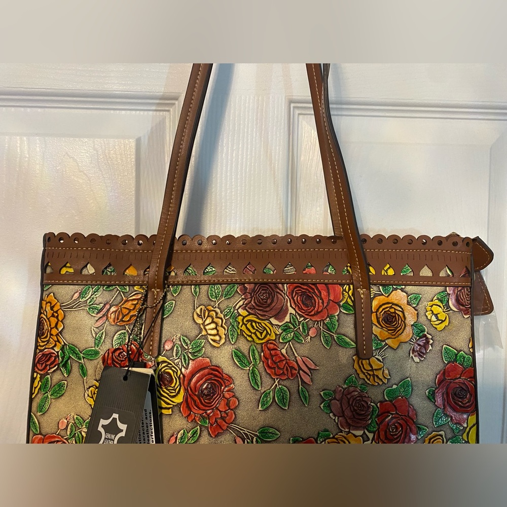 Rose Floral Embossed Leather Tote/Purse with Brown Leather Trim - Picture 4 of 16
